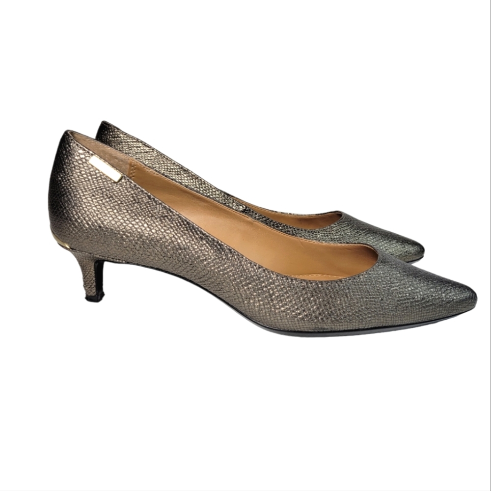 Calvin Klein Gabrianna gold foil lizard kitten heel pump Size 7